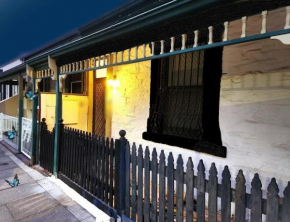 Character 1880s Renovated Cottage - Quiet location